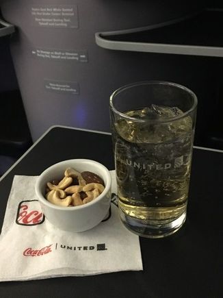 UA ORD-IAH F
767-300 Lunch