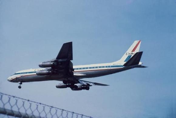 DC 8 21 at MEM in 1977