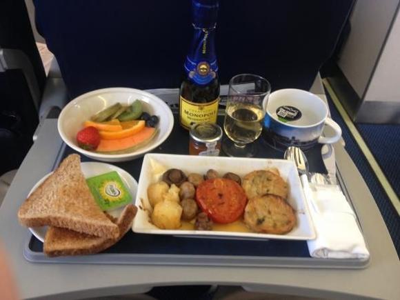 Breakfast. LCY - AMS. Club Europe. No eggs! 7/14.