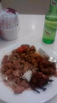 Pearl lounge food