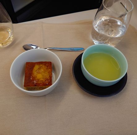 The pineapple banana cake was moist and nice 