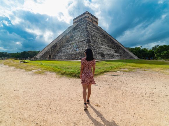 pyramid-el-castillo-chichen-itza-tourballoon-travel-experiences.jpg