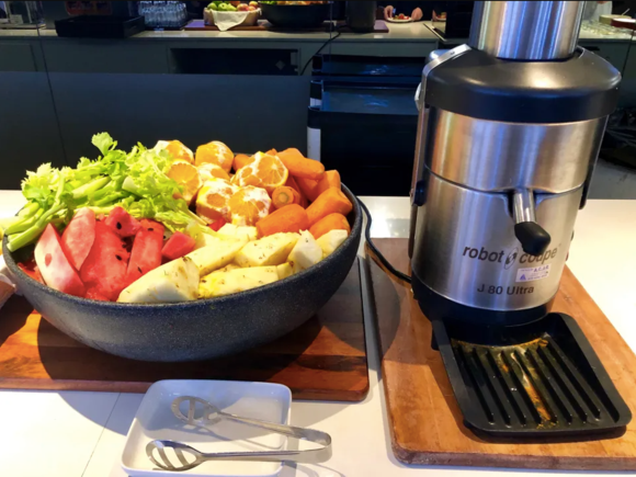 Fresh juice machine in the Canberra QF J Lounge