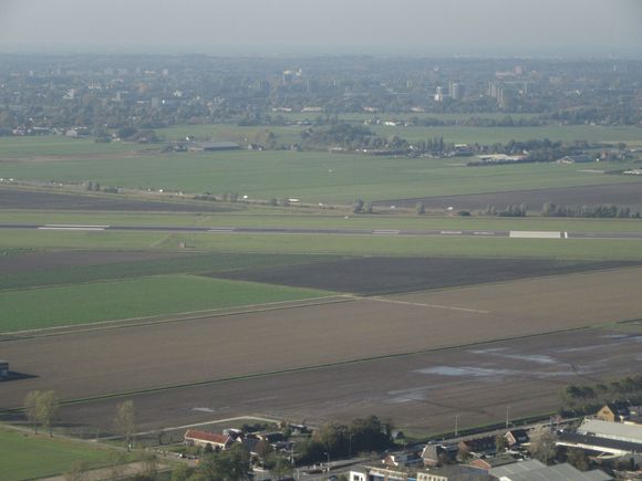Always such a pleasure to see the Polderbaan from a safe distance.
