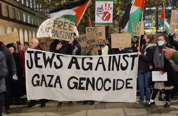 Lovely to see so many Jewish brothers and sisters taking part in the march against genocide by Israel in Manchester last night. 