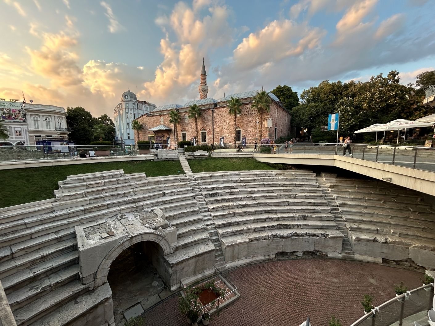 Staying underground: Sofia's ancient Roman ampitheatre, image size:1411x1058