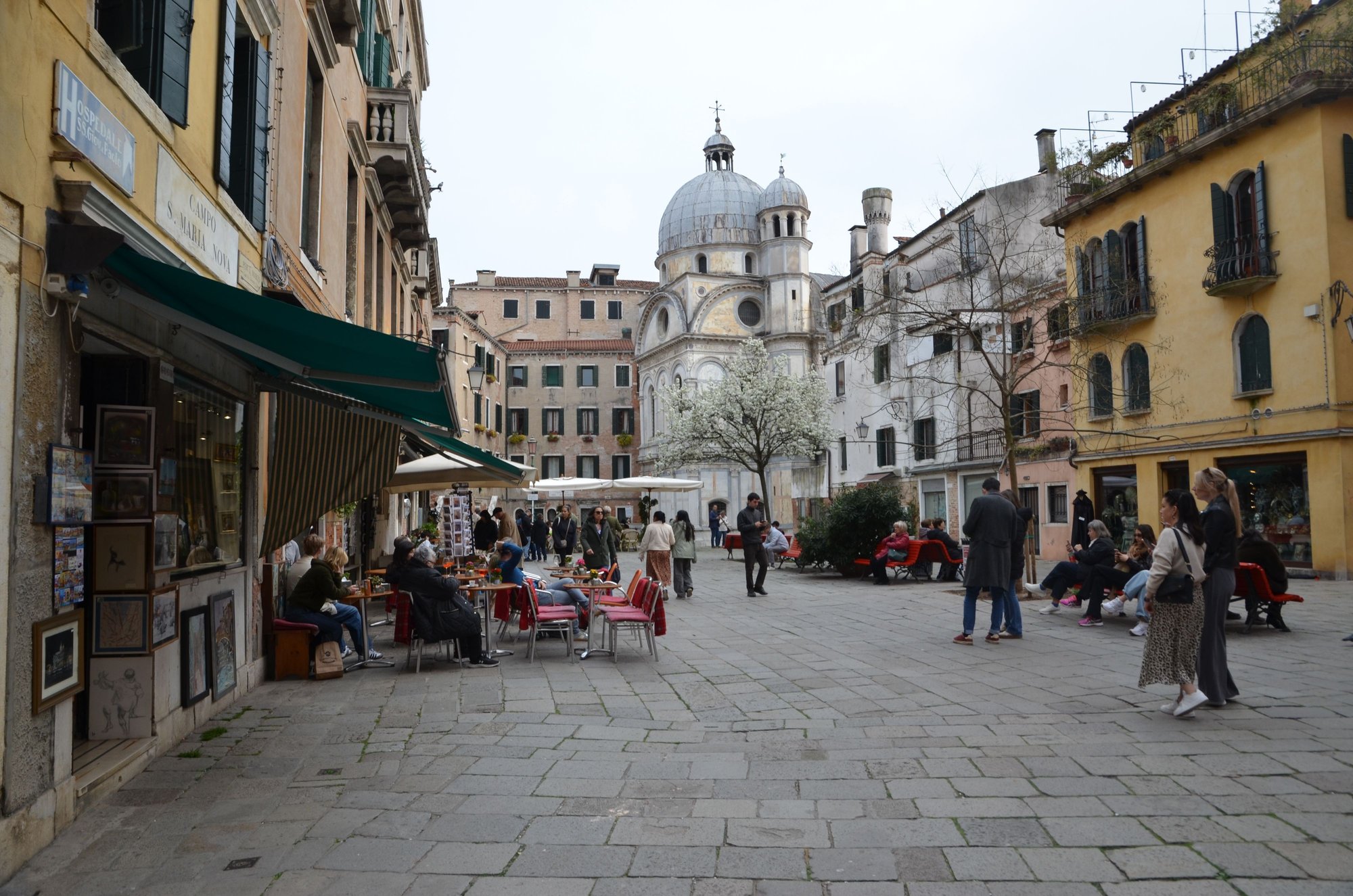 Campo Santa Maria Nova with church Santa Maria dei Miracoli