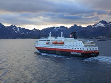 Passing another Hutigruten ship on its southbound journey, as we approached Svolvaer