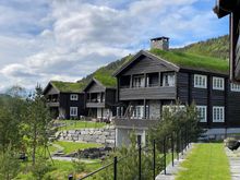 Storfjord Hotel, I love the sod roofs