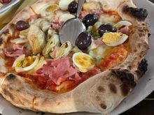 They called this the “ everything “ pizza. It was really good. 