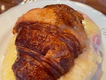 Croissant (or quaso if you love those videos on TikTok and Insta) with Comte and ham