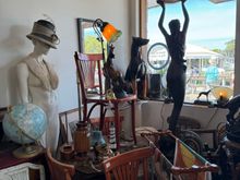 Second-hand eclectic merchandise!