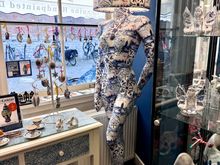 We stopped in this shop and Joyce picked up some jewelry. I was tempted by this lamp, but the $2500 price tag convinced me I didn’t really need it, lol!
