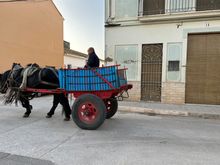 Past comes to life outside the restaurant;  PepsiCo's old cart, much like this one, sits high on a corner shelf inside the restaurant.  Do not miss!  And do not confuse with a restaurant of a similar name IN the city of Valencia.