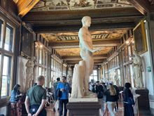 The corridor that connects the two wings of the Uffizi.