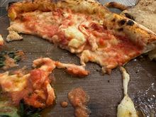 ..the topping slid off.....now we know why this happened.....the secret is in the age of the mozzarella.....(I guess!!)