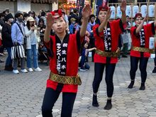Evening around Asakusa - many people ended up joining in, too!
