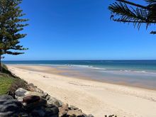 I think everyone is shopping!   Beautiful day,  no one here…