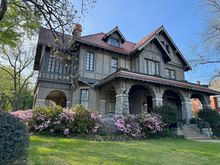 Lots of pretty historical homes, many dating from the 1880s. Joyce’s favorite 