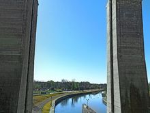View of the lift platform and supporting towers