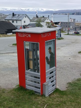 On the way back to the bridge we stumbled upon this postbox operating as a book swapping library 