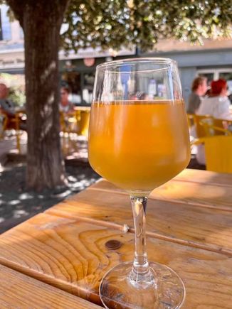 There’s more to wine than red white & rosé!