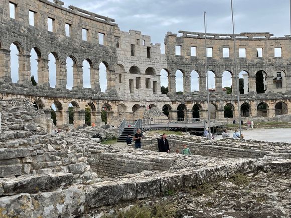 Inside!  The white column in the middle of the photo was were the emperor would chill