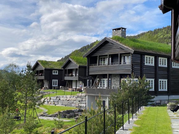 Storfjord Hotel, I love the sod roofs