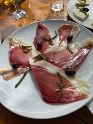 Rustic ham at Malo Grablje.