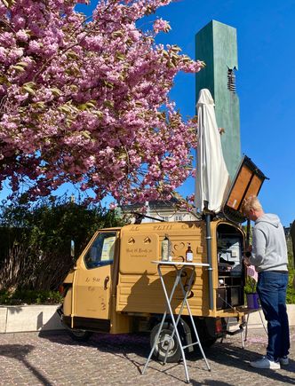Super cute coffee truck 