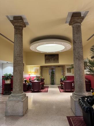 The lobby of the Hotel Gran Duca Di York