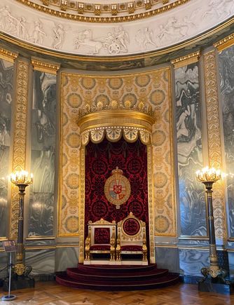 Royal Palace Apartments