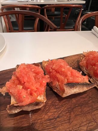 Pan con tomate