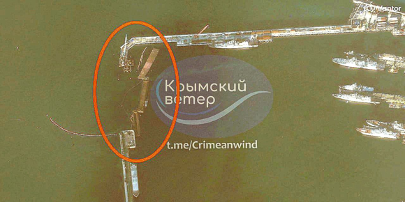 It seems that the Rusians have now barriered the whole harbour with sunk barges to protect from under water drones.