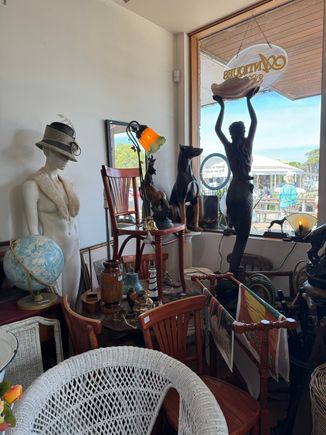 Second-hand eclectic merchandise!