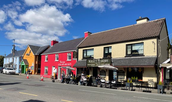 Beautiful Sneem storefront 