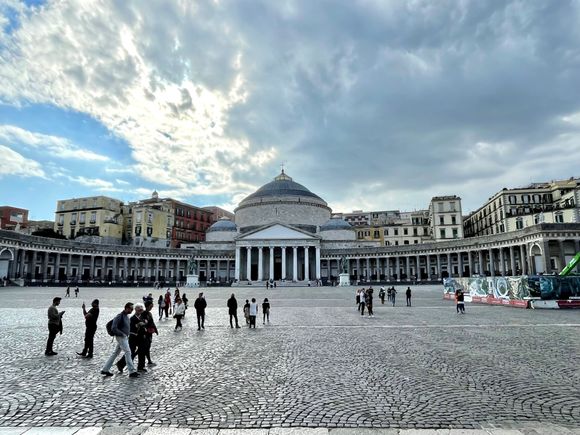 Piazza Del Plebiscito, Basilica di San Francesco di Paola, built originally as a tribute to the emperor Napoleon in the early 19th C, finished by 1816 and converted to a church. 