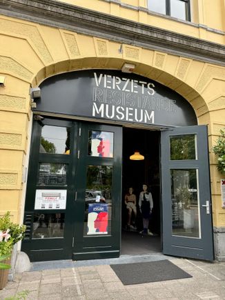 The resistance museum was very interesting. They put up no fight when the Nazis crossed their borders. This museum examined the Dutch reaction in a most objective way.