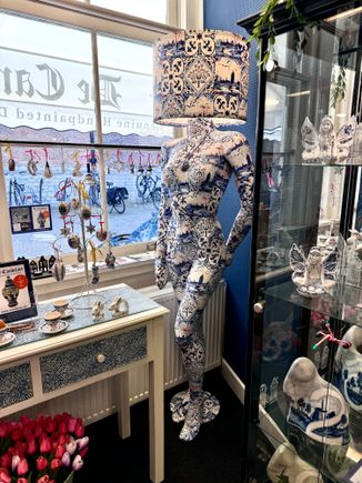 We stopped in this shop and Joyce picked up some jewelry. I was tempted by this lamp, but the $2500 price tag convinced me I didn’t really need it, lol!