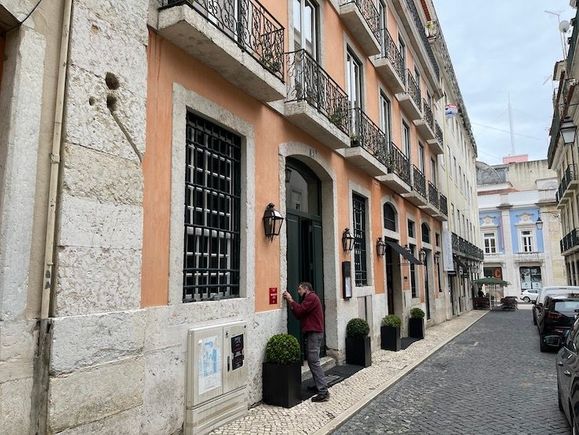 Alma at Rua Achieta in the heart of Chiado