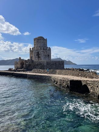 The sea fort built on an islet to the south of Methoni castle, known as the bourtzi, served as a seat for the guards that survey the harbour, as a lighthouse, a prison, or even an ultimate shelter for the inhabitants in times of siege.
