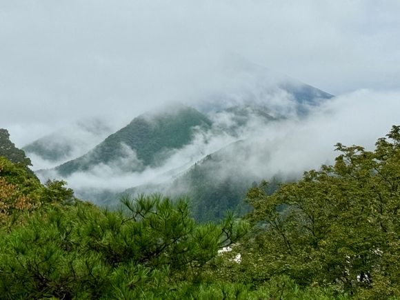 View from Yury‘s window yesterday morning shortly after daybreak