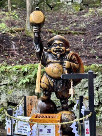 Lots of neat statuary 