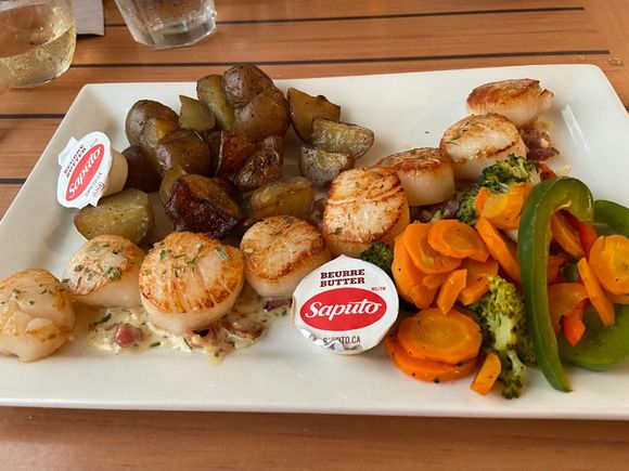 Grilled scallops at the Sou'West Bar and Grill