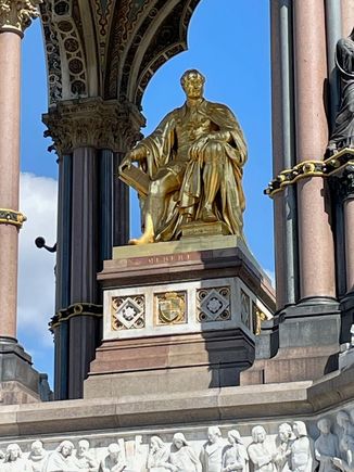 The Albert Memorial. Far bigger and more luxurious than I could have imagined.