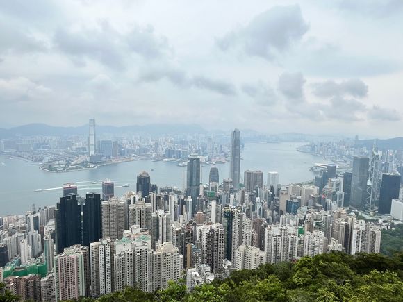 View from the viewing platform on the Loop trail from Victoria Peak