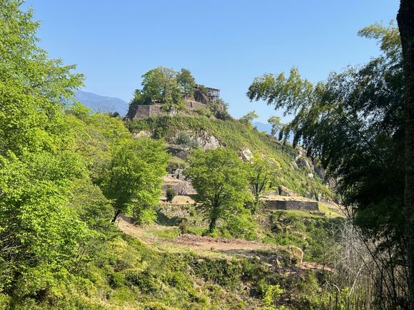 Yes, we had to hike up to the top to view the ruins of Naegi Castle