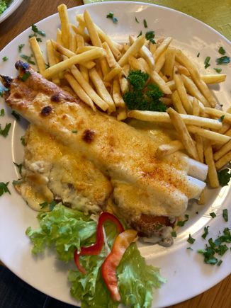 schnitzel with spargel 