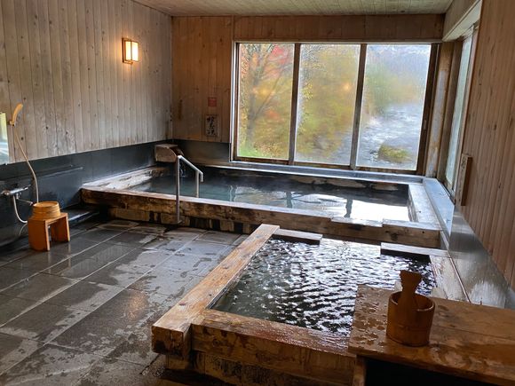 Women’s indoor onsen