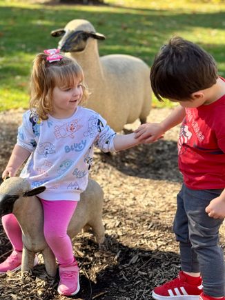 Ethan‘s first girlfriend???